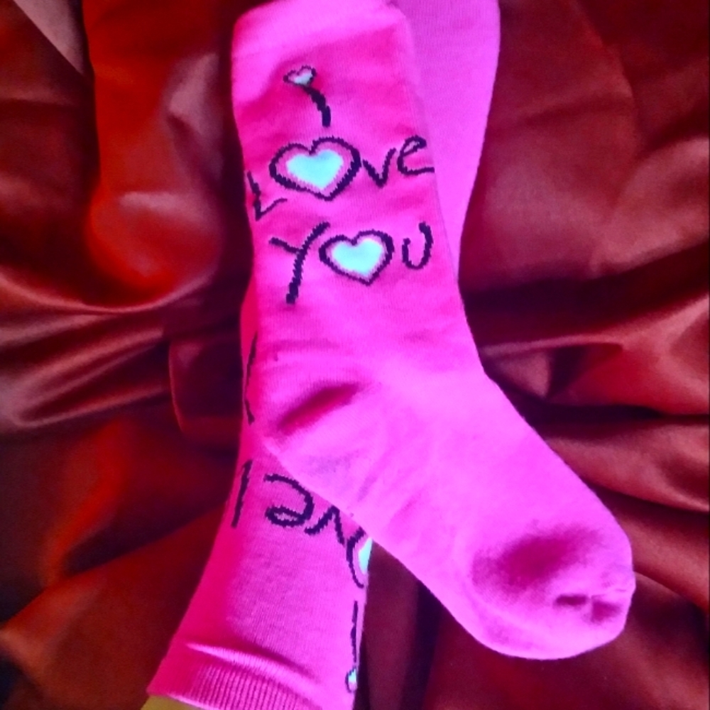 Ladies hot pink I Love You socks